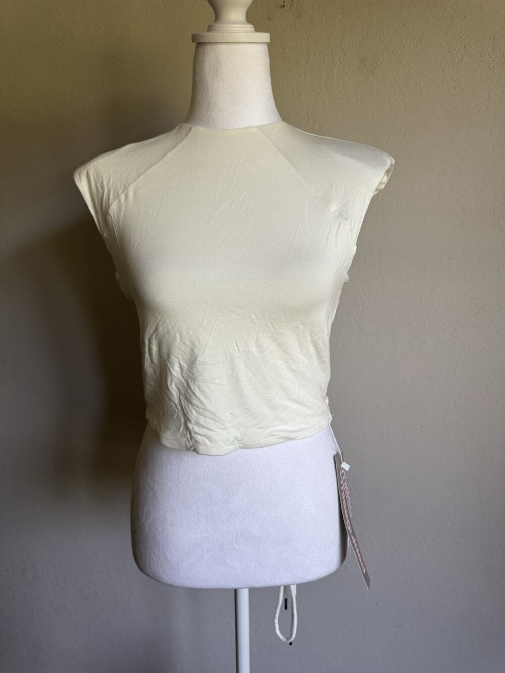 NWT Missguided Cream Cut Out Back Short Sleeve Crop Blouse Womens XS Coquette